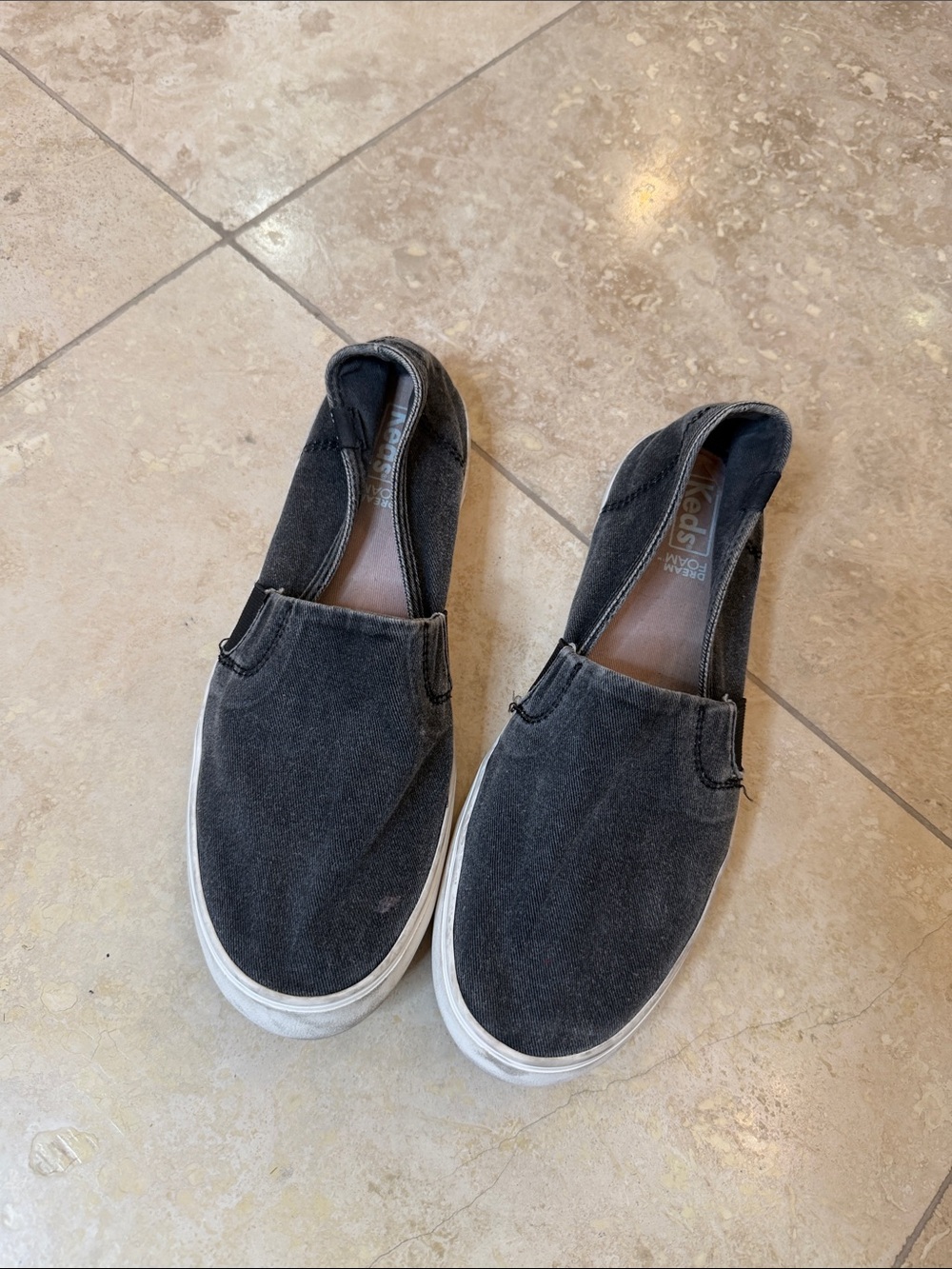 💕Keds Women's Black Canvas Slip-On Sneakers with White Sole💕